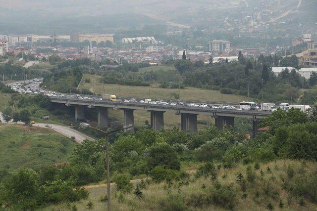 Son Günde Dönüşe Geçen Tatilciler Tem’i Doldurdu