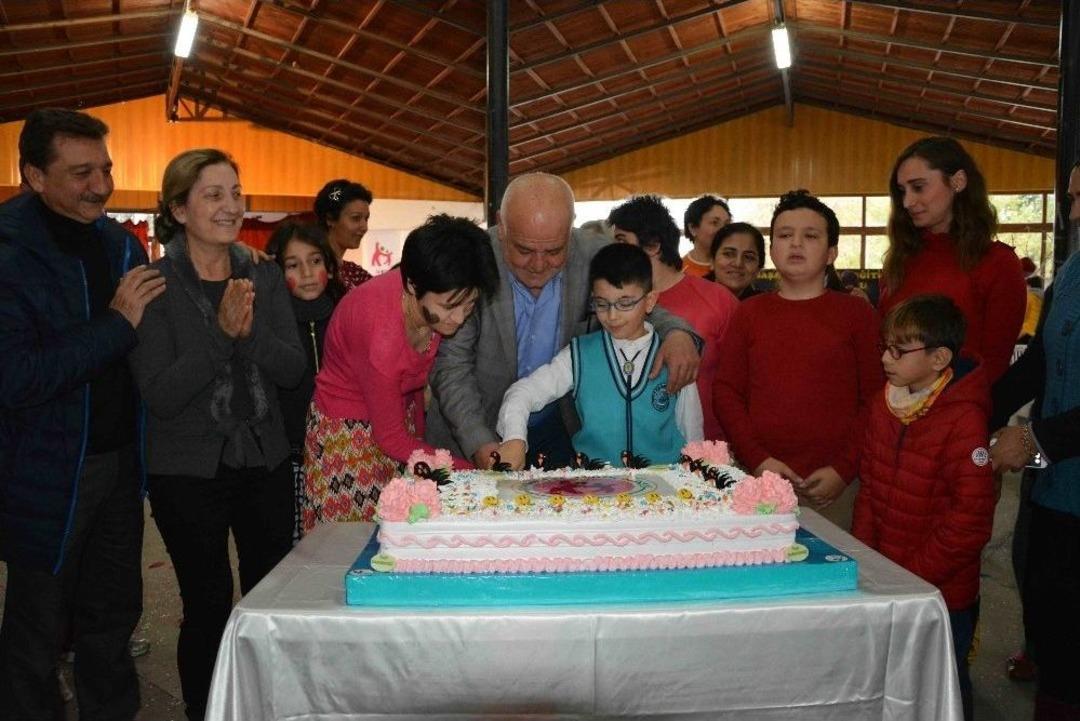 Anneler &Ouml;zel &Ccedil;ocuklar İle Buluştu