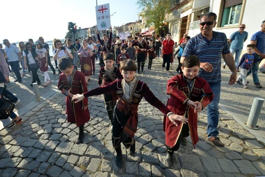 Fo&ccedil;a&rsquo;da &Ccedil;i&ccedil;ekler A&ccedil;tı