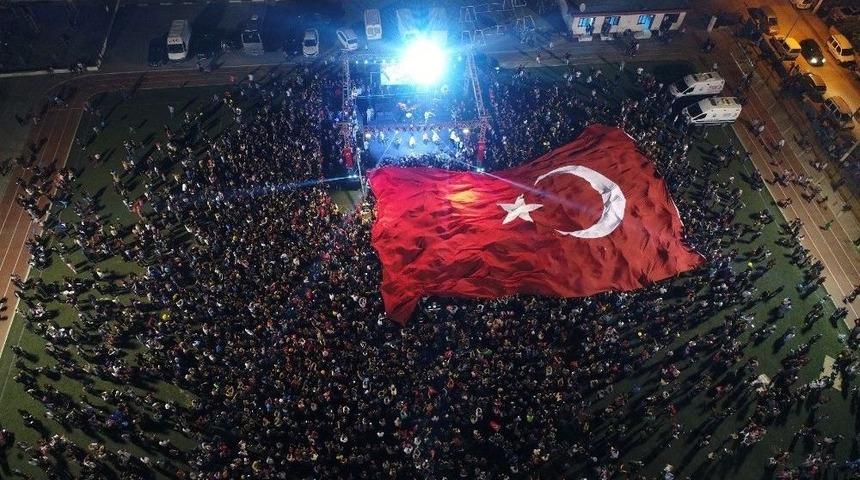 23 Nisan Coşkusu Menderes&rsquo;te Yaşandı