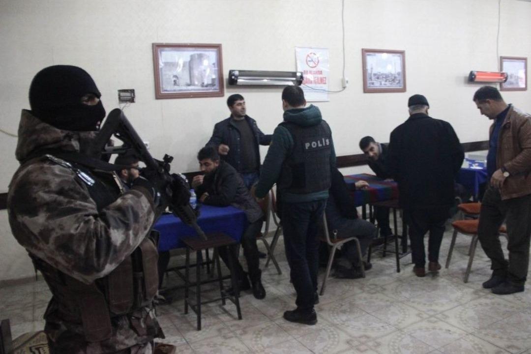 Diyarbakır&rsquo;da Yılbaşı &Ouml;ncesi Asayiş Uygulaması