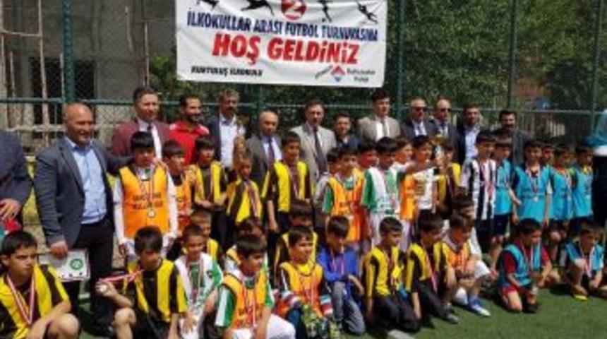 Iğdır&rsquo;da Okullar Arası Futbol Turnuvası