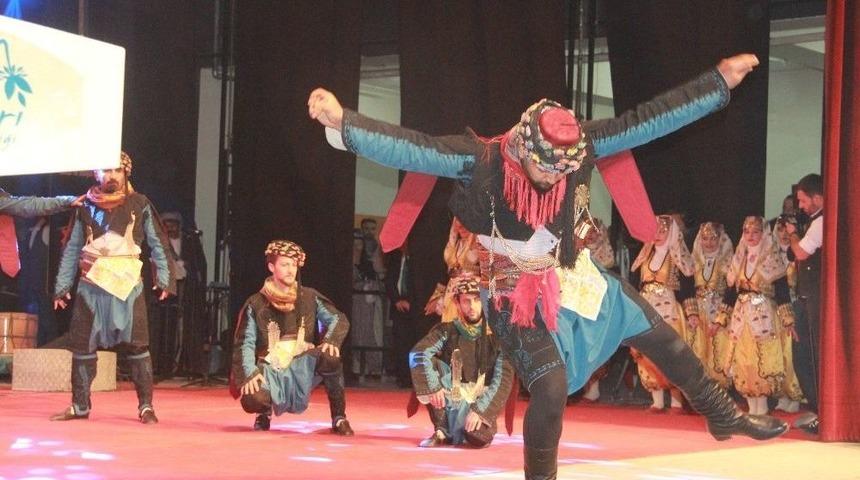 Hakkari&rsquo;deki Sanatsal G&ouml;steriye B&uuml;y&uuml;k İlgi