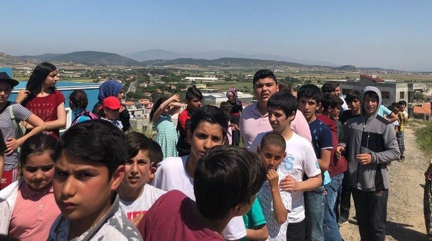 U&ccedil;urtmalar &Ouml;zg&uuml;r &Ccedil;ocuklar Mutlu