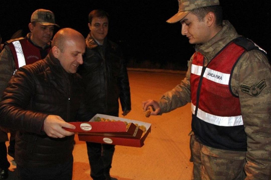 Vali Varol&rsquo;dan Huzur Operasyonuna Tatlı Destek