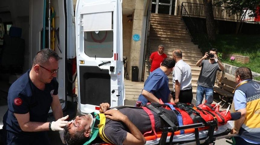 Zonguldak&rsquo;ta Otomobil Şarampole U&ccedil;tu: 2 Yaralı