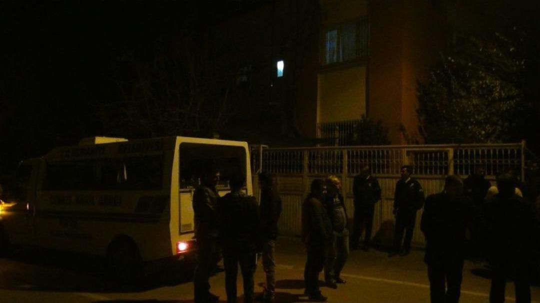 Hırsızlık İ&ccedil;in Girdikleri Evde Ev Sahibini Bı&ccedil;akla &Ouml;ld&uuml;rd&uuml;ler