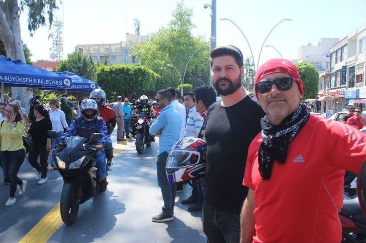 Motosikletçilerden ’kask’ Konvoyu G4