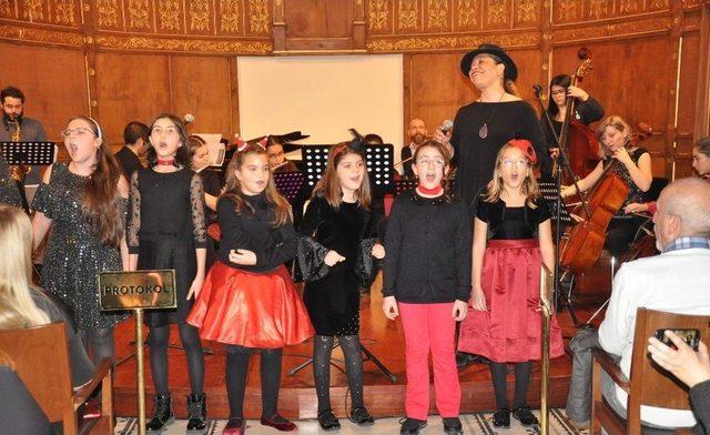 Ünlü Caz Duayeni Sahneyi Çocuklarla Paylaştı 2