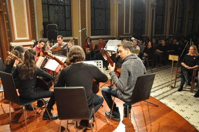 Ünlü Caz Duayeni Sahneyi Çocuklarla Paylaştı 3