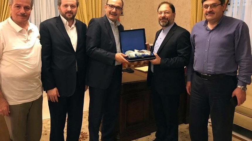 Diyanet İşleri Başkanı Erbaş, İit Nezdinde T&uuml;rkiye Daimi B&uuml;y&uuml;kel&ccedil;isi Şen&rsquo;i Ziyaret Etti