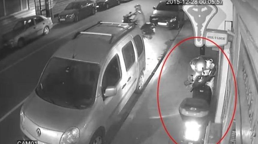 (&ouml;zel Haber) Şişli&rsquo;de Herkesin G&ouml;z&uuml; &Ouml;n&uuml;nde Motosikleti &Ccedil;aldılar