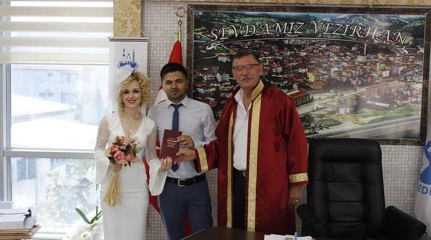 Başkan Duymuş, Gen&ccedil; &Ccedil;iftin Nikahını Kıydı