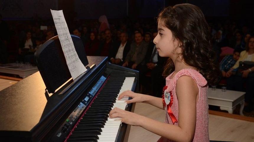 Gen&ccedil;lik Akademisi Yıl Sonu Etkinliği