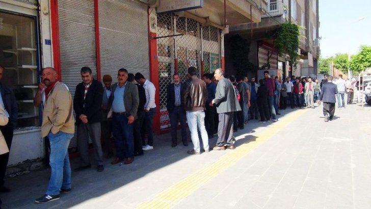 Ekmek Değil, İş Kuyruğu G1