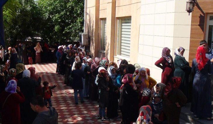 Ekmek Değil, İş Kuyruğu G4