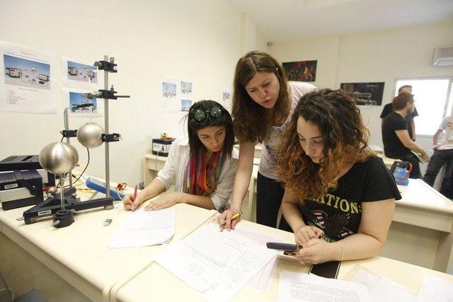 Yaşar Üniversitesi 10 Sıra Birden Yükseldi