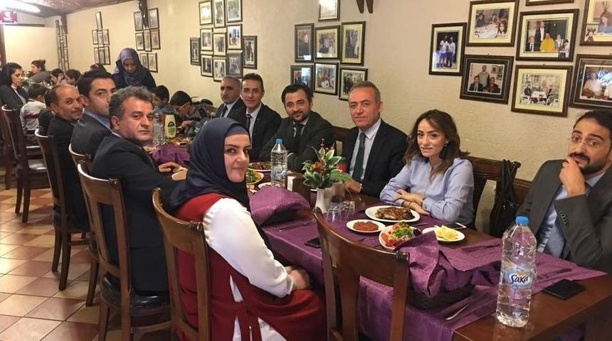 Başkan Akt&uuml;rk Koruma Altındaki &Ccedil;ocuklarla Buluştu