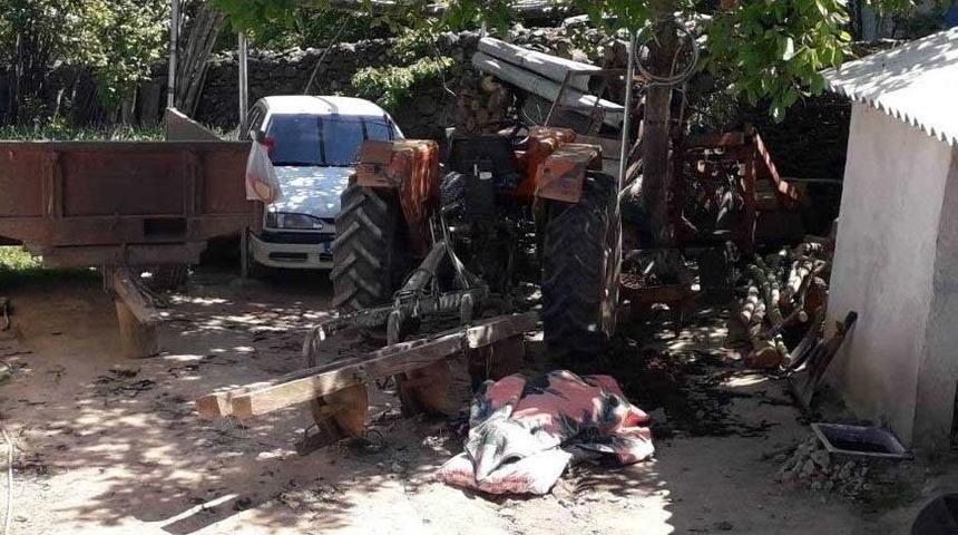 Traktörün Altında Kalan Sürücü Öldü, Eşi Ağır Yaralandı