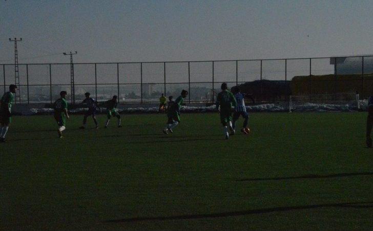 Kars’ta Liselerarası Futbol Turnuvasında Şampiyon Alparslan Anadolu Lisesi G5