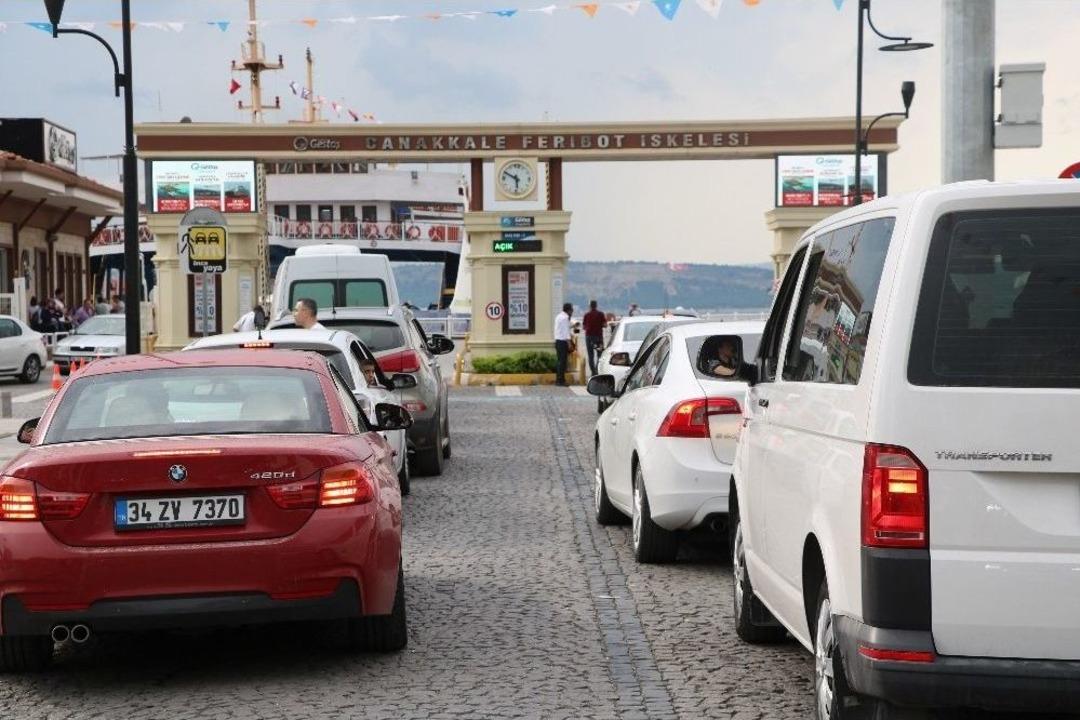 Tatilcilerin D&ouml;n&uuml;ş &Ccedil;ilesi Devam Ediyor