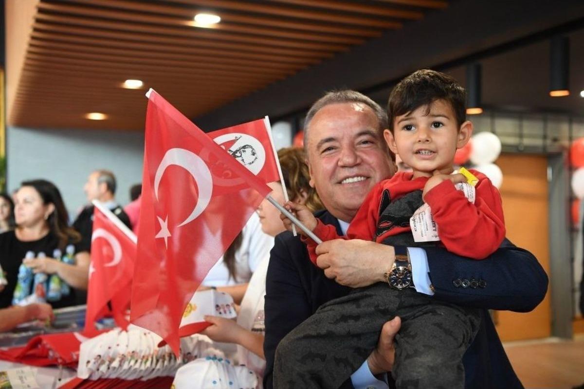 Antalya Konyaaltı Mutlu &Ccedil;ocuk Fuarı