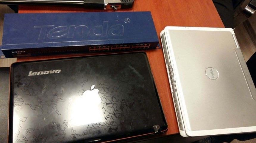 Polisten Ka&ccedil;an Hırsızlar T&uuml;mseğe Takıldı