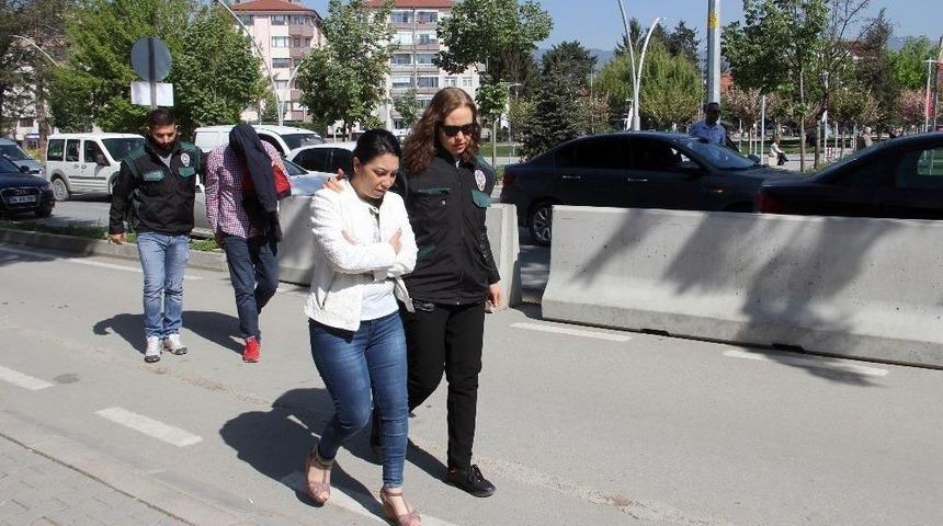 Bolu&rsquo;da Durdurulan &Ccedil;iftin Arabasından 8 Kilo 30 Gram Uyuşturucu &Ccedil;ıktı