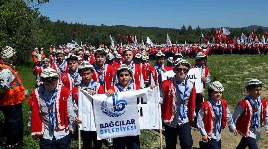 Bağcılarlı İzciler &Ccedil;anakkale Şehitlerini Ziyaret Etti