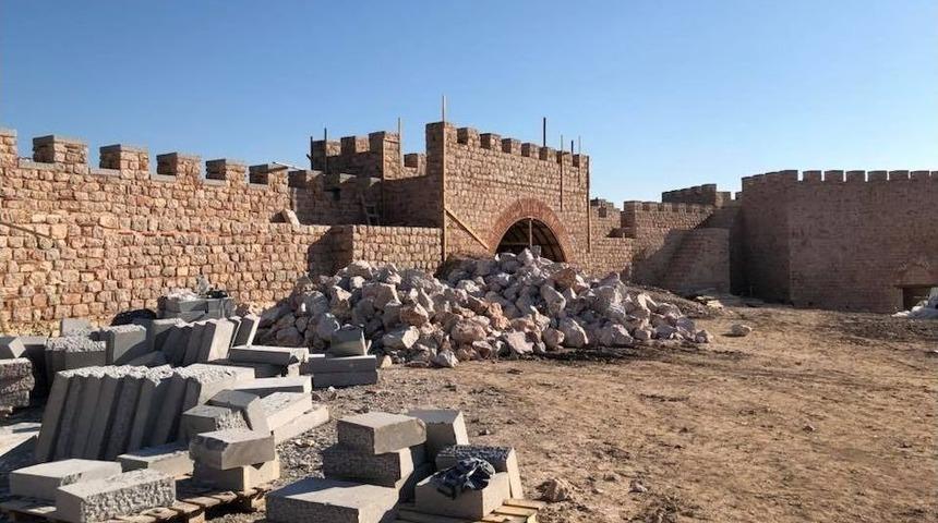 Hereke Kalesi&rsquo;nde &Ccedil;alışmalar S&uuml;r&uuml;yor, Y&uuml;zde 70&rsquo;i Tamamlandı