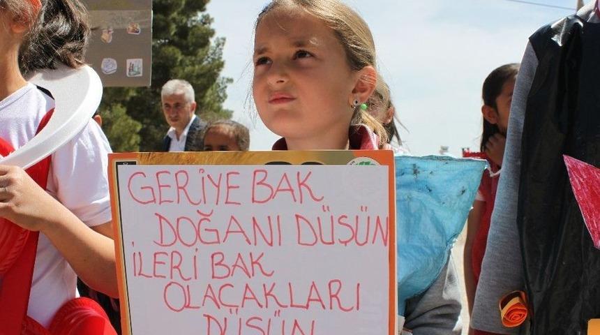 Öğrencilerden Çevre Konulu Sosyal Sorumluluk Projesi
