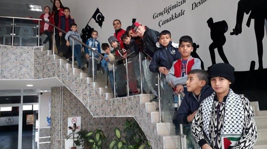 Sokakta &Ccedil;alıştırılan &Ccedil;ocuklara Yakın İlgi