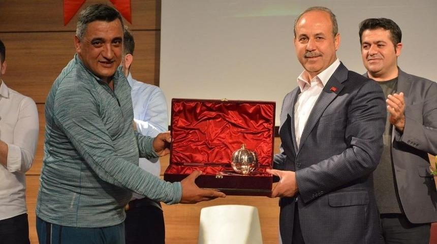 Oğuzeli&rsquo;nde Tiyatro G&ouml;sterisi