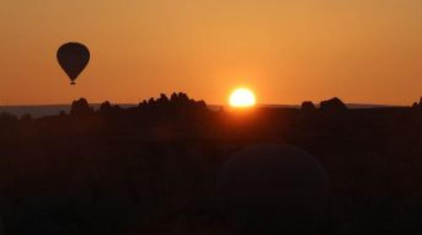 Kapadokya&rsquo;da Balonlar 3 G&uuml;n Aradan Sonra Yeniden Havalandı
