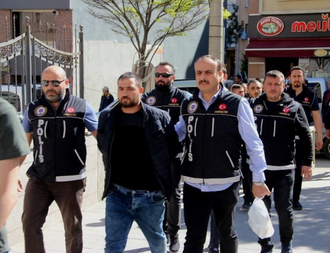 Uyuşturucu Madde Ticareti Ş&uuml;phelisi 10 Kişi Adliyeye Sevk Edildi