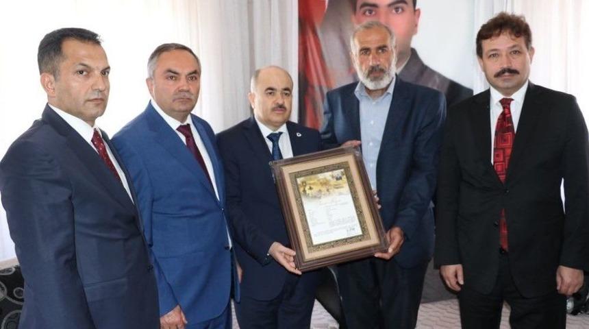 Şehit Ailesine Cumhurbaşkanı Adına Şahadet Belgesi Verildi