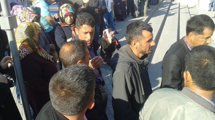 İş-kur&rsquo;da Mevsimlik İş&ccedil;i Kuyruğu