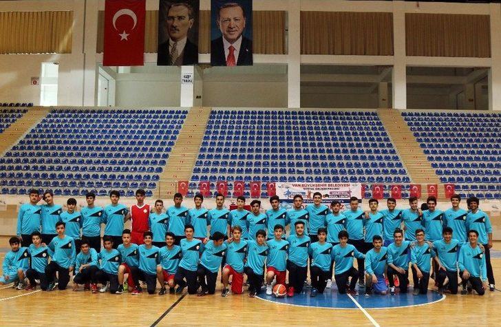 Van’da 100. Yıl Turnuvaları Tamamlandı G1