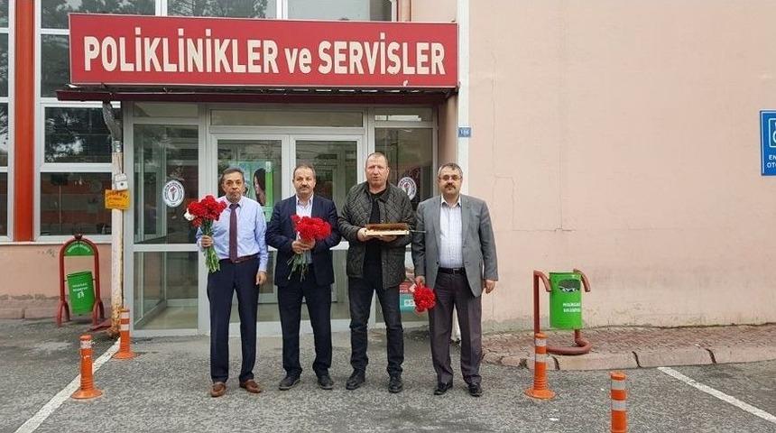 Sağlık Sen Şubesinden Ebeler Haftası Ziyareti