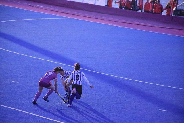 Polisgücü Kadın Hokey Takımı Namağlup Lider 1