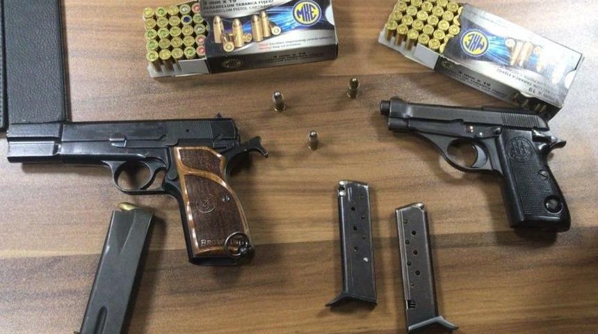 Adana Emniyetinden Silah T&uuml;ccarları Ve Ka&ccedil;ak&ccedil;ılara Operasyon