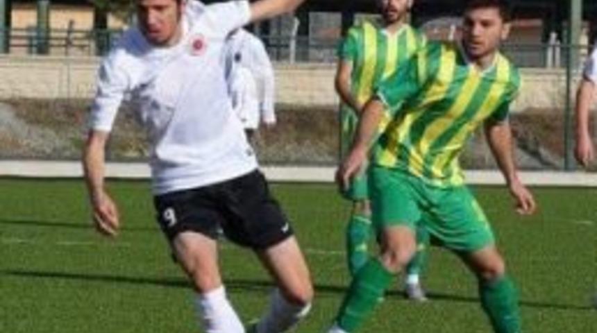 Emirhan Özcan’ın Hedefi Profesyonel Ligler