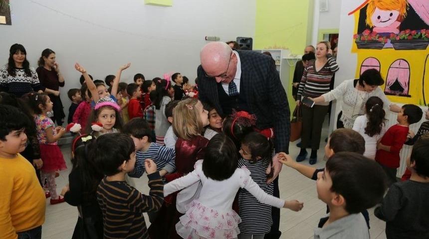 Başkan Kurt Miniklerle Yeni Yıl Kutlamasına Katıldı