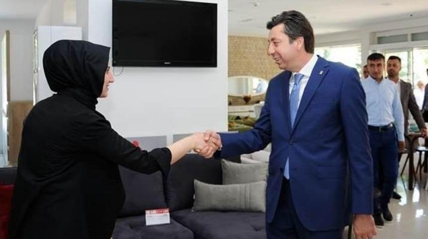 Ak Parti Milletvekili Adayları: "g&uuml;&ccedil;l&uuml; Meclis, G&uuml;&ccedil;l&uuml; T&uuml;rkiye, G&uuml;&ccedil;l&uuml; Cumhurbaşkanı Vaat Ediyoruz"