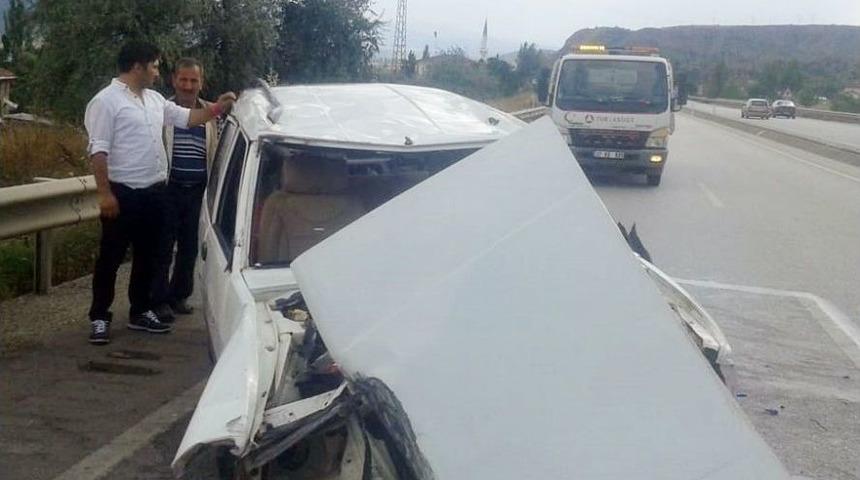 Bayram D&ouml;n&uuml;ş&uuml; Otomobil Takla Attı: 5 Yaralı