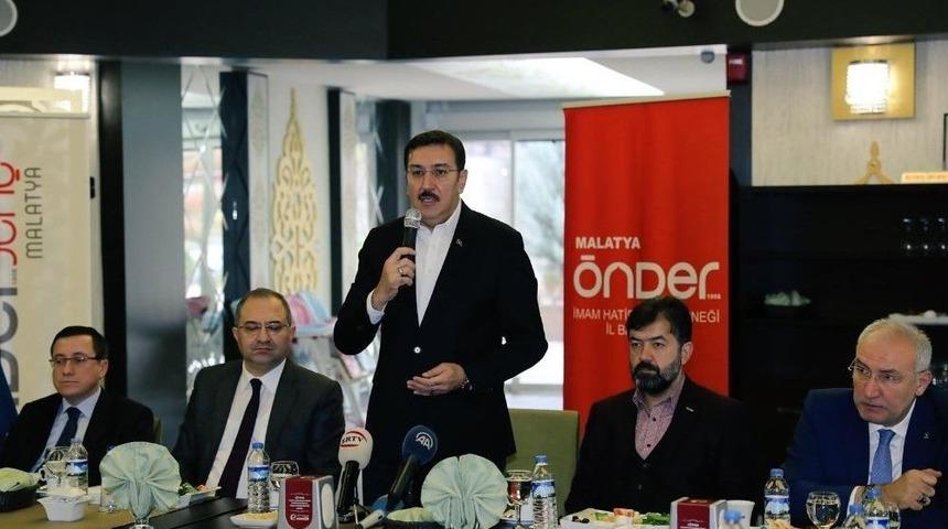 Bakan T&uuml;fenkci İmam Hatipliler Derneği &Uuml;yeleriyle Bir Araya Geldi