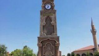 Aslanapa’da Saat Kulesi İnşaatı Tamamlandı