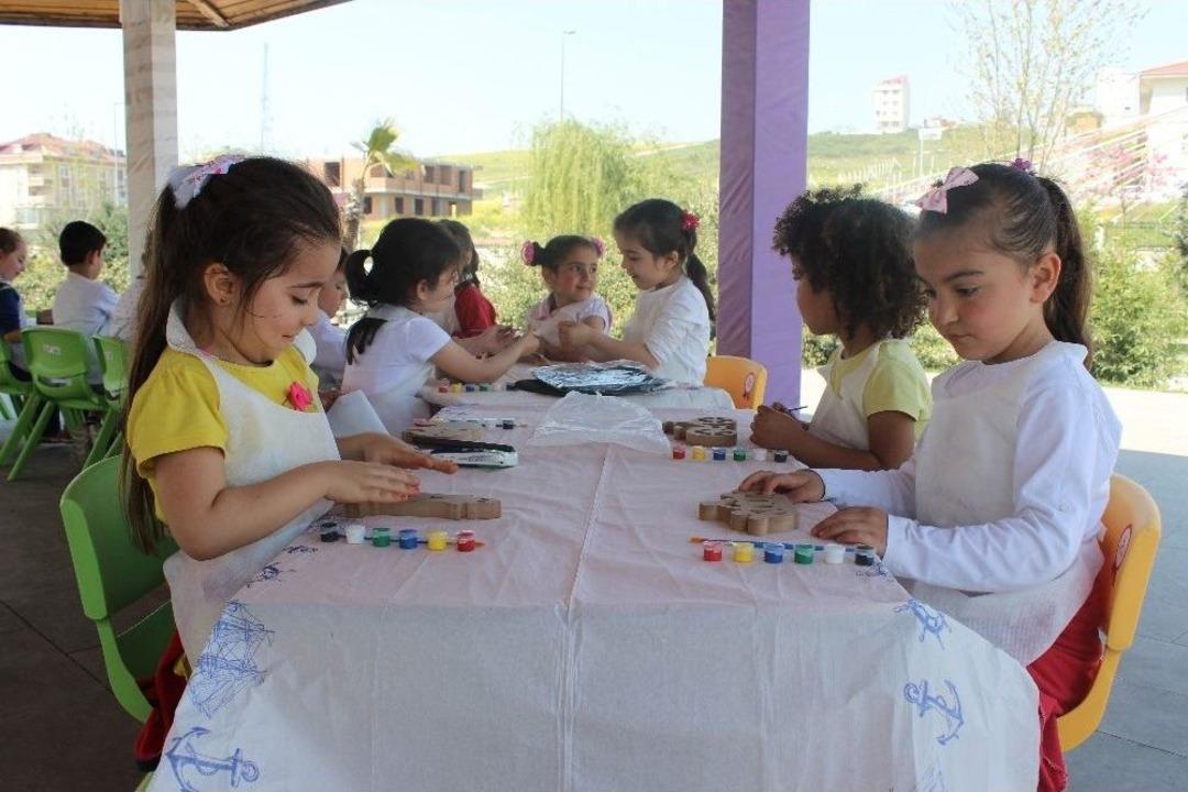 Tarihi İstanbul Oyuncakları Festivali Renkli G&ouml;r&uuml;nt&uuml;ler Oluşturdu