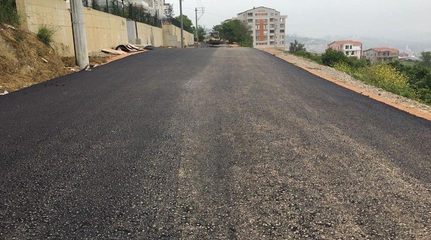İzmit Belediyesi&rsquo;nden Yol Ve Kaldırım &Ccedil;alışması