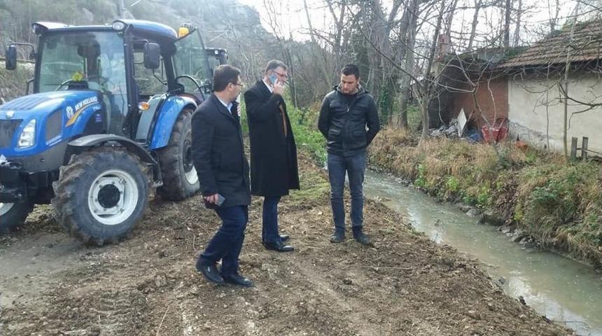 Başkan Duymuş, Sulama Kanalı Tanzim &Ccedil;alışmalarını Yerinde İnceledi